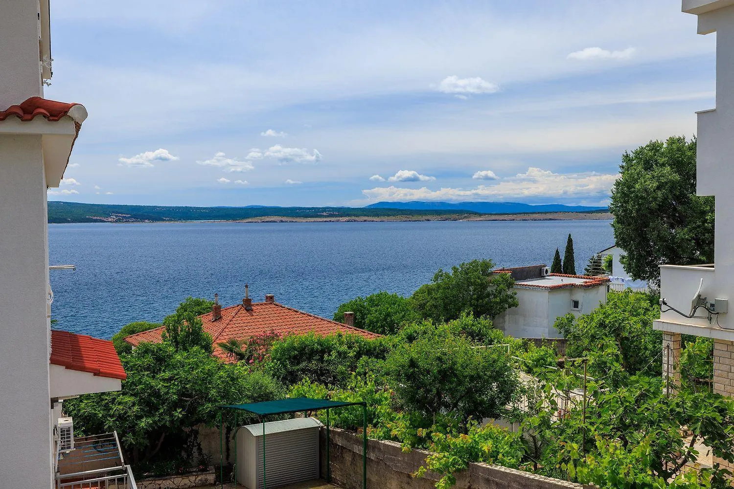 Renoviertes Apartment Nur 150 Meter Zum Strand Mit Jacuzzi, Meerblick, Pool, Billardtisch Dramalj 0*,  Croatia