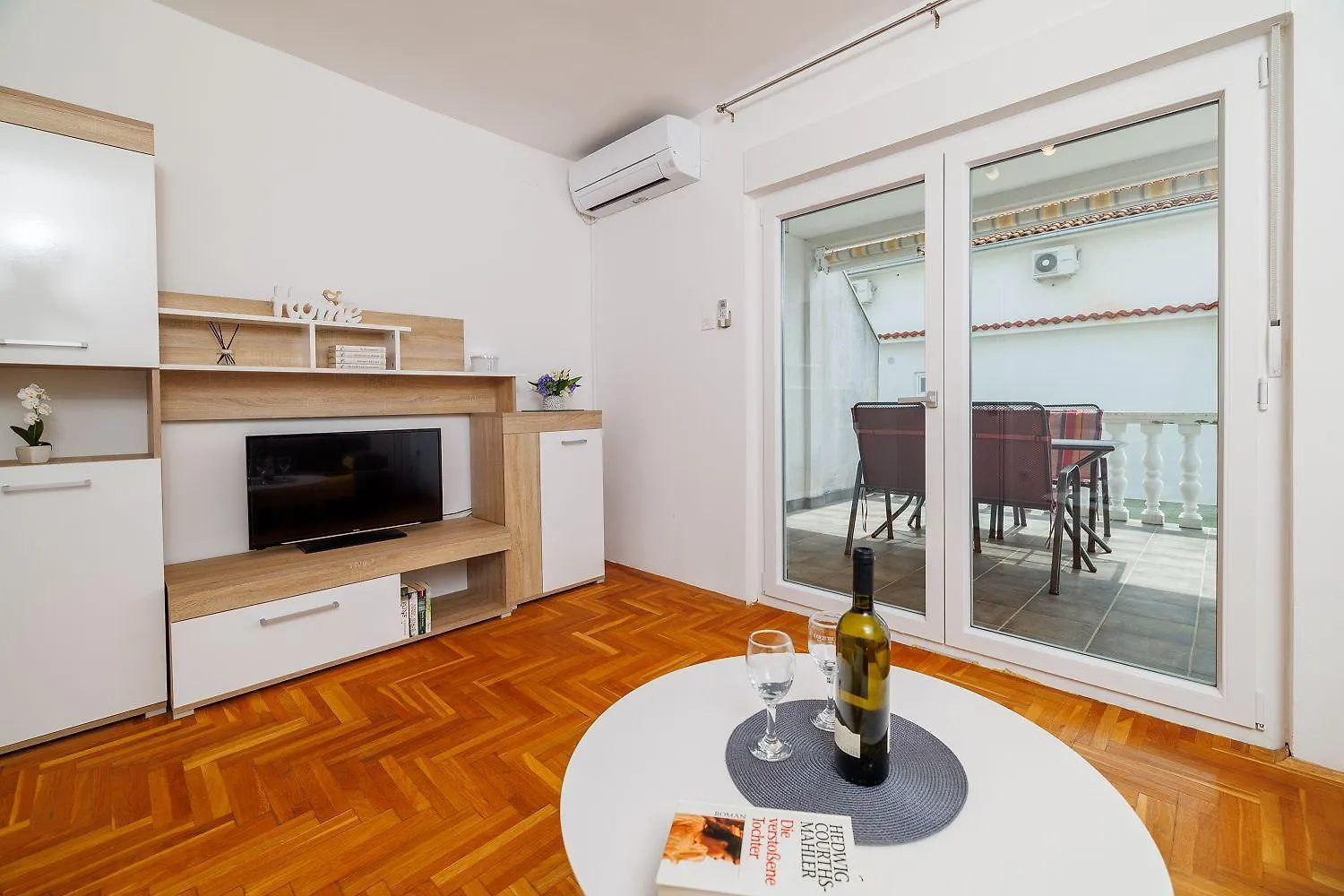 Renoviertes Apartment Nur 150 Meter Zum Strand Mit Jacuzzi, Meerblick, Pool, Billardtisch Dramalj 0*,