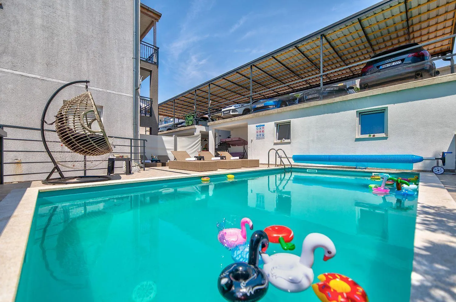 Renoviertes Apartment Nur 150 Meter Zum Strand Mit Jacuzzi, Meerblick, Pool, Billardtisch Dramalj Croatia