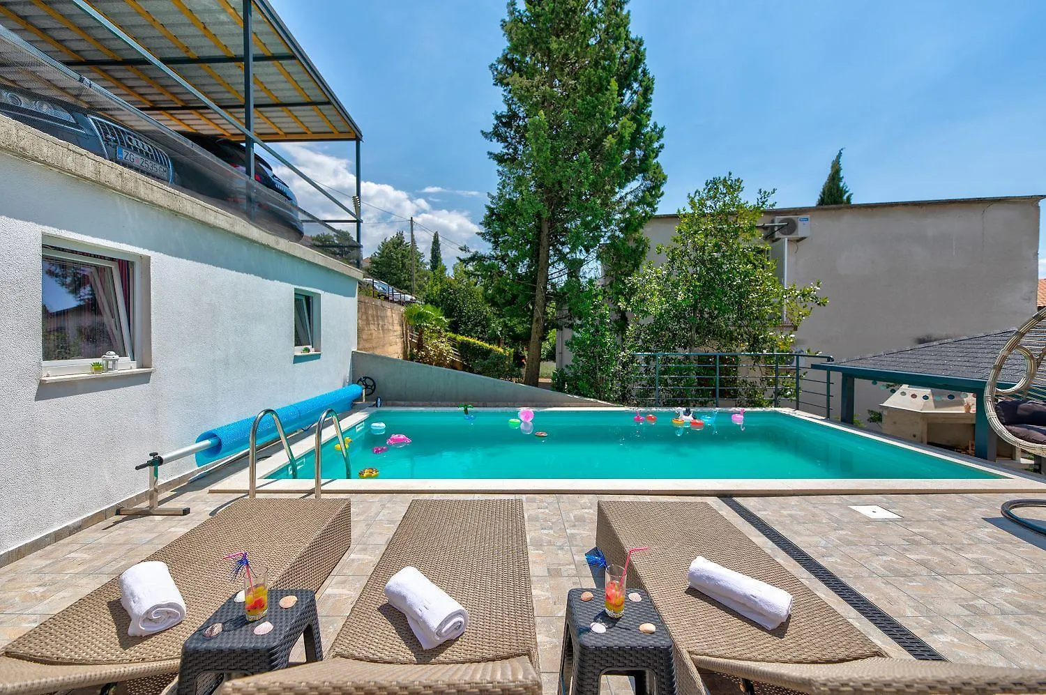 Renoviertes Apartment Nur 150 Meter Zum Strand Mit Jacuzzi, Meerblick, Pool, Billardtisch Dramalj